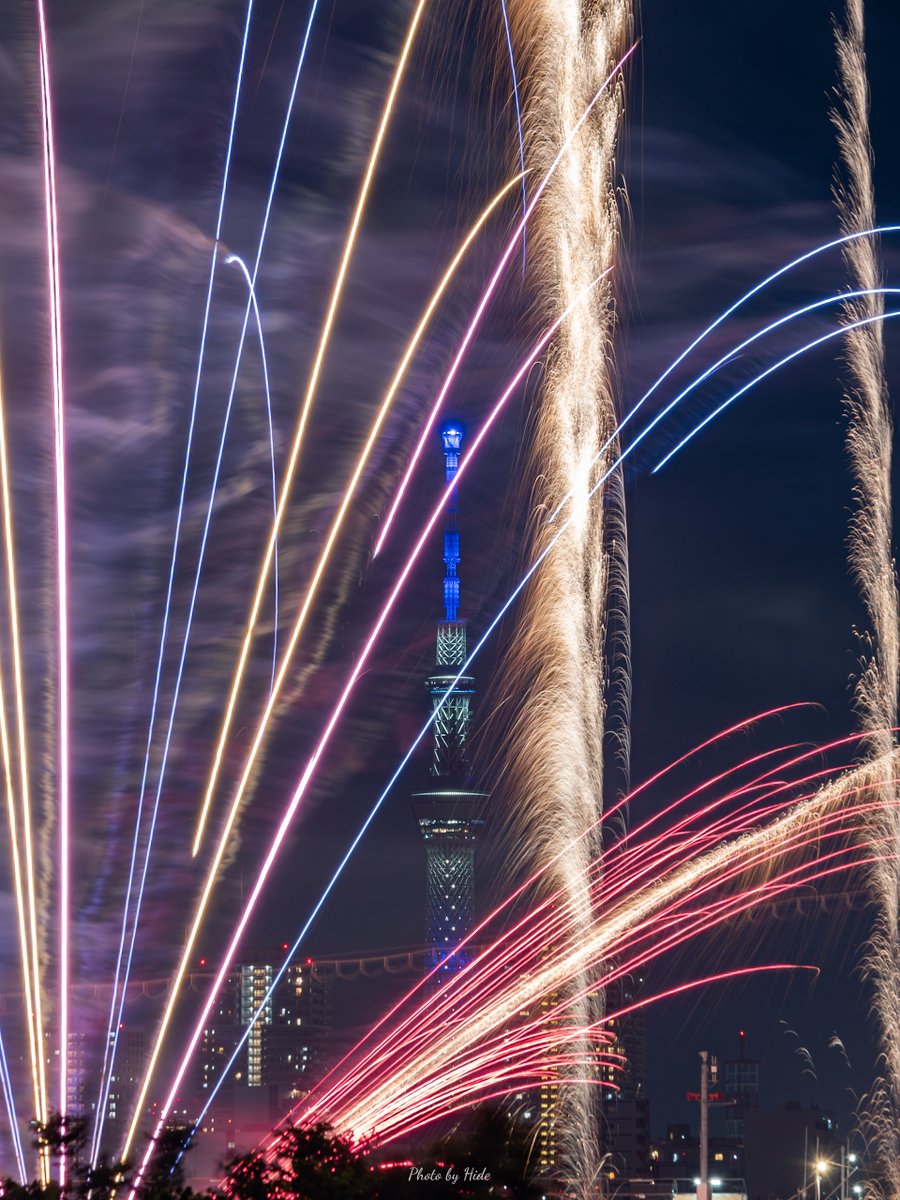 HidePhoto_2021's tweet photo. 都会の花火🎆 https://t.co/phZLgs8R4x