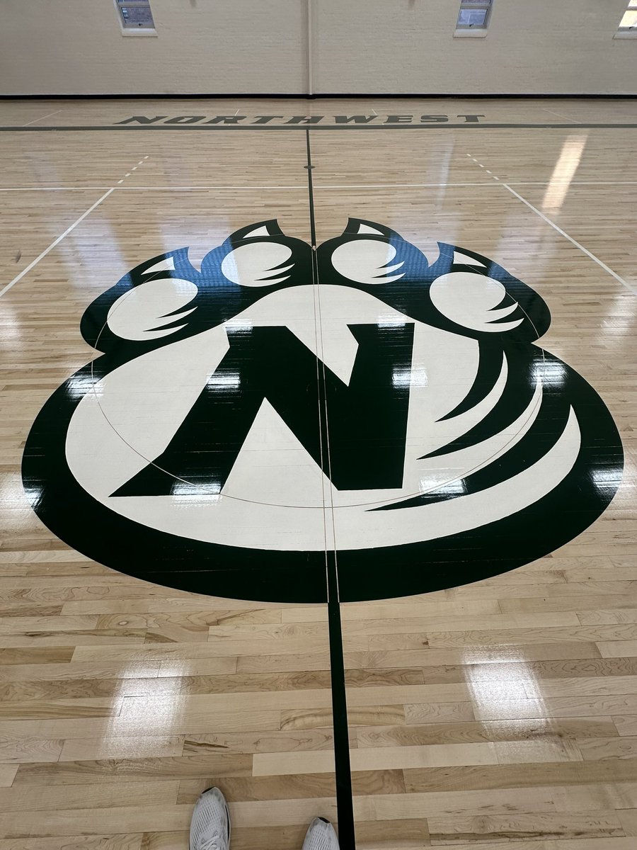 nwbearcatwbb's tweet photo. 🐾 Out with the old. In with the new. 🐾
#Martindale #PracticeFacility 🏀 https://t.co/Q7H5QqDsNh