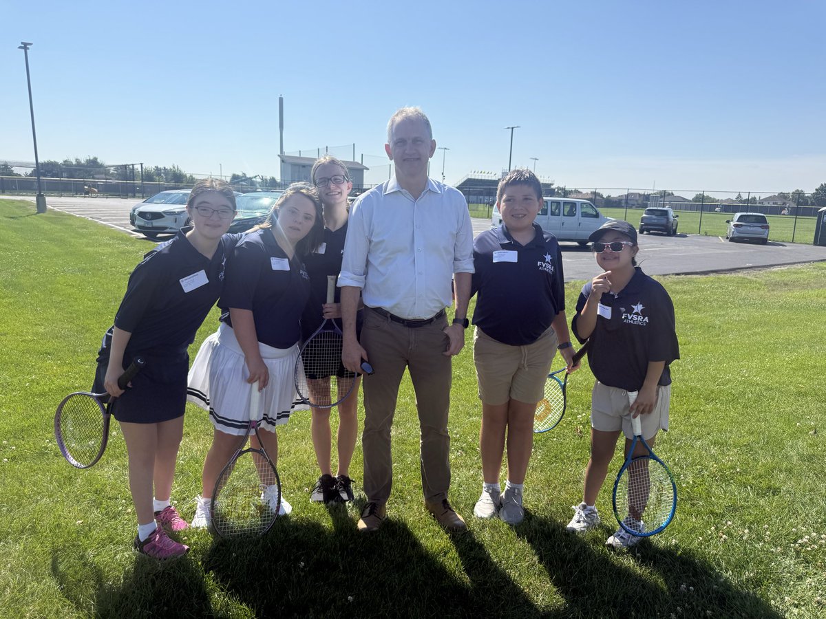 SO_Illinois's tweet photo. Thank you to @RepCasten for joining us at our Region E tennis skills event today! 🎾👏 #ChooseToInclude https://t.co/oG6sLCLZX9