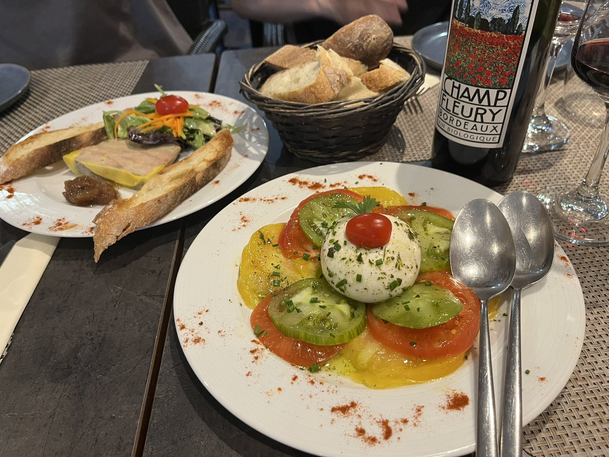 age7_'s tweet photo. 美食の国🎶ワイン無限🎶 https://t.co/81uj1OZBzN