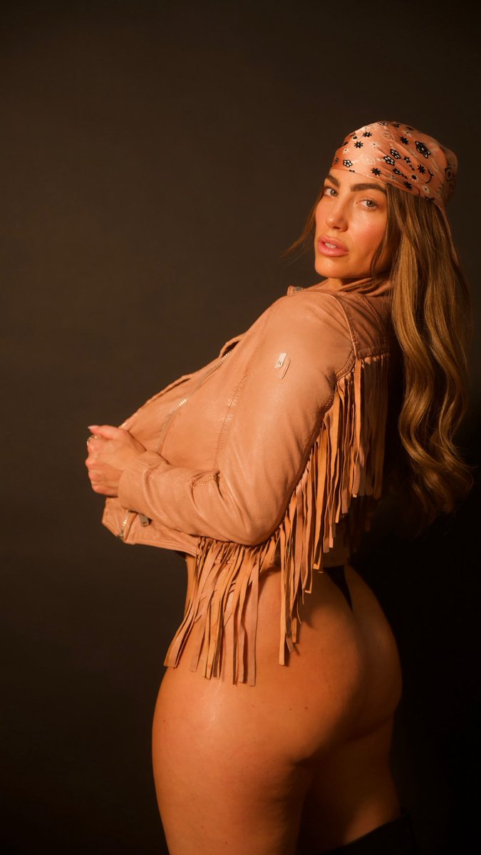 BdayBabes's tweet photo. We wish @LuxeLolabunny happy bday!

#KodaMonroe #July8 https://t.co/gSxDXwF4YX