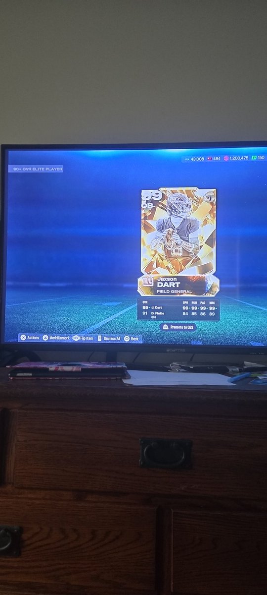 EthanPollack5's tweet photo. @SwiftYouTube_ @Zirksee 
Got a golden ticket from 90+ fan appreciation variety pack https://t.co/oX4wBFZvR3