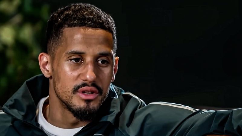 ArsenalNews_Hub's tweet photo. 🚨 William Saliba asked: “Can you ever see yourself leaving Arsenal?”

“Is that even a possibility?” 😂

“No, no, no. I’m so happy and comfortable at Arsenal. I love this club, I love my teammates and I enjoy working with the manager every single day.

If I’m not playing for France, then I’m playing for Arsenal. Those are the only two teams I see myself representing. Right now, I don’t think about anything else. My future is here and I want to keep winning trophies with this club.” ❤️🤍

🔴⚪️ #Arsenal #WilliamSaliba #AFC #COYG
