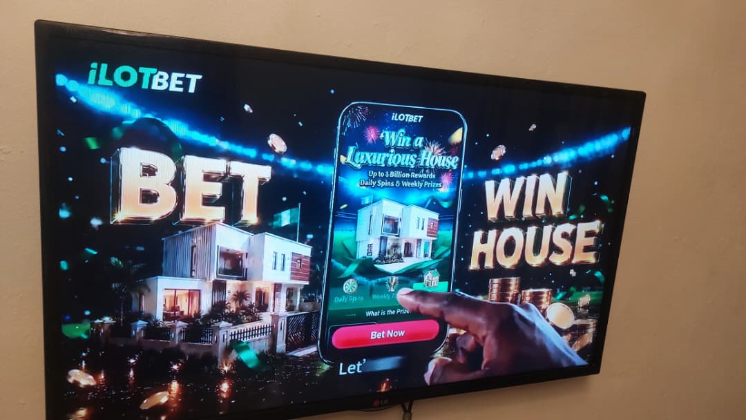 ObagoOfficial's tweet photo. Why Una dey use ai for advert con dey tell people say they fit win 'luxurious house' worth "150 million naira", Which kin talk be that?
 
Asin, Una no fit still do a correct advert? E no get weytin Person no go see.

I dey wait to see sha 😅

#ilotbetad #ilotbethouse https://t.co/wCO32kCPD4