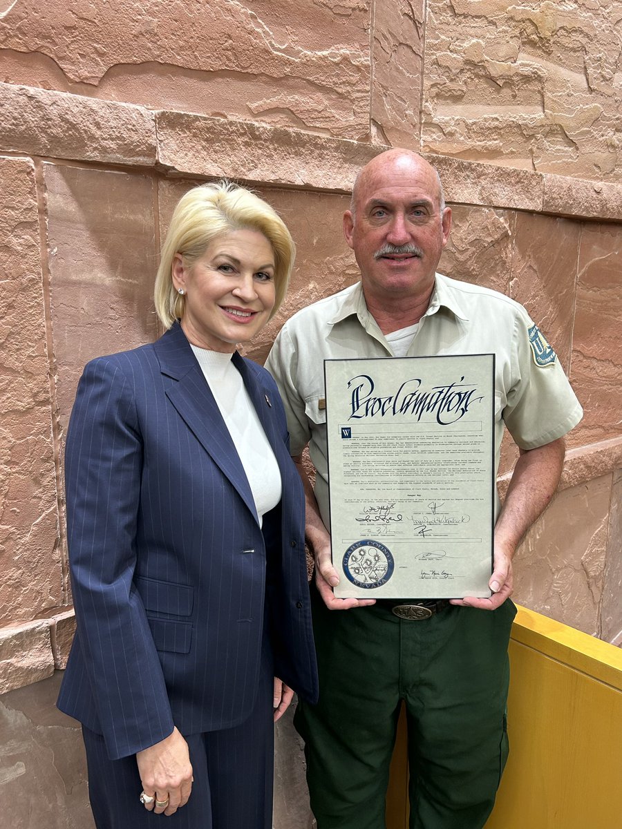 Commishbecker's tweet photo. This Weekin Chambers, we presented a proclamation honoring Ranger Ray for 25 years of service to Clark County.

Thank you, Ranger Ray, for your dedication to protecting our parks, serving residents, &amp; making our community better. Congratulations on this well-deserved recognition! https://t.co/WvvVgKwxH3
