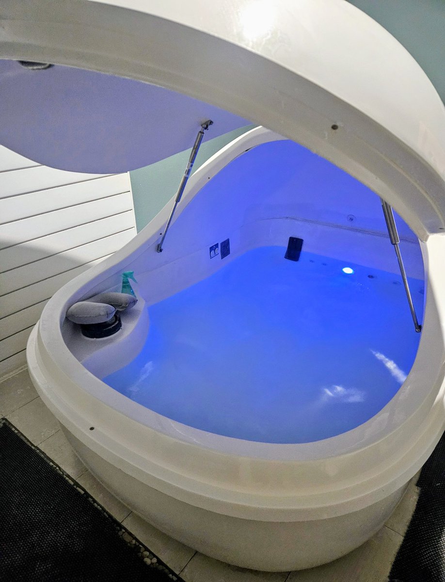 BenBSP's tweet photo. Just floated for an hour!! Amazingly relaxing and feels like being on a cloud!! #TrueRest @truerest Have you ever floated???? https://t.co/fNjy2KSoIg