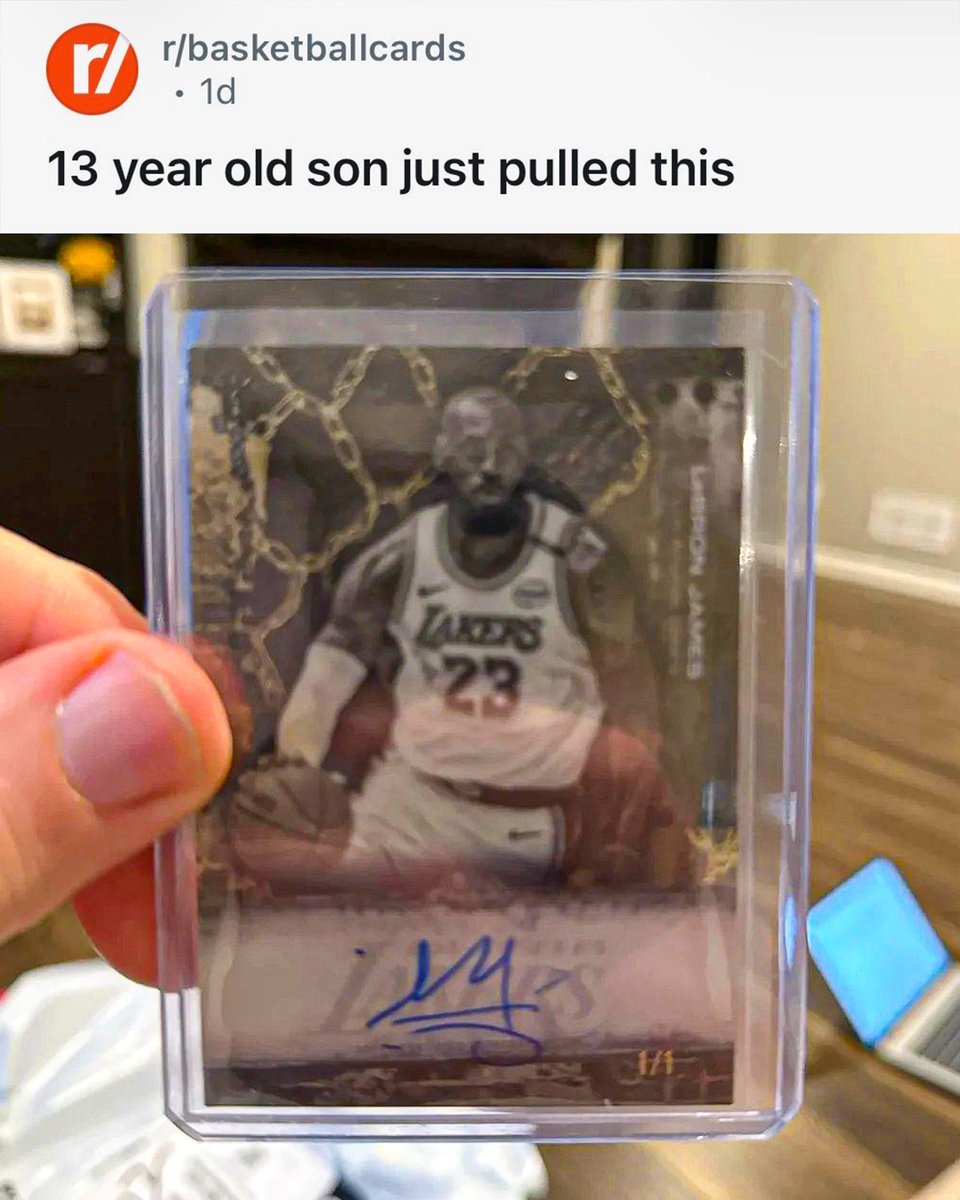 Topps tweet media