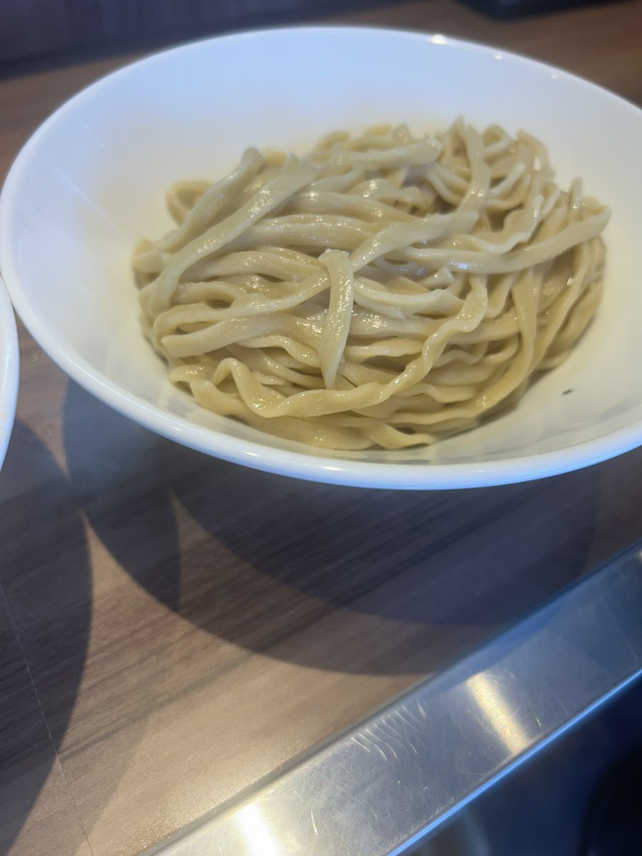 fujiken_HC's tweet photo. #ラーメン菊

殺ってきましたー
300g  ラーメン味

昼二郎は、午後の仕事に障害発生！（笑）
美味しすぎて速攻完食���️
400gにすればよかた😭
又、生きます🙌🏾
〆は、黒です🐦‍⬛

ご馳走さまでした〜 https://t.co/HceuzwSeUE