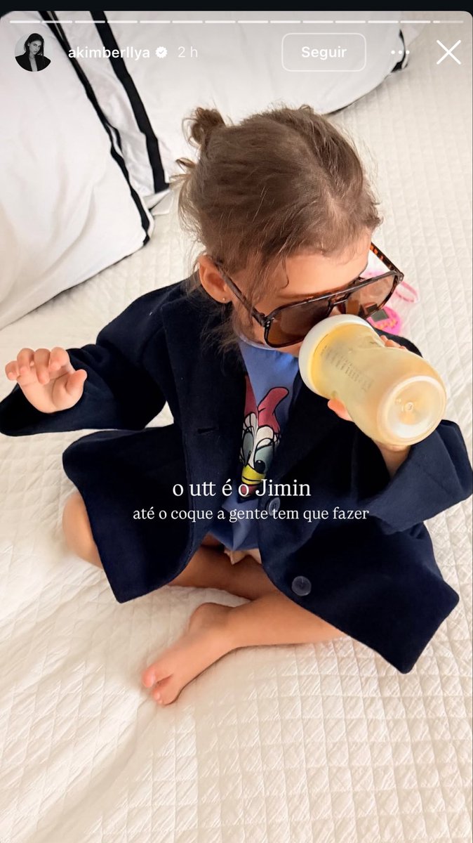 info_jimin's tweet photo. FOFURA! A modelo e influenciadora Amanda Kimberlly compartilhou, em seus stories no Instagram, uma foto de sua filha e revelou sua admiração por #JIMIN:

“O utt é o Jimin, até o coque a gente tem que fazer.” https://t.co/RrMtpq1RdH