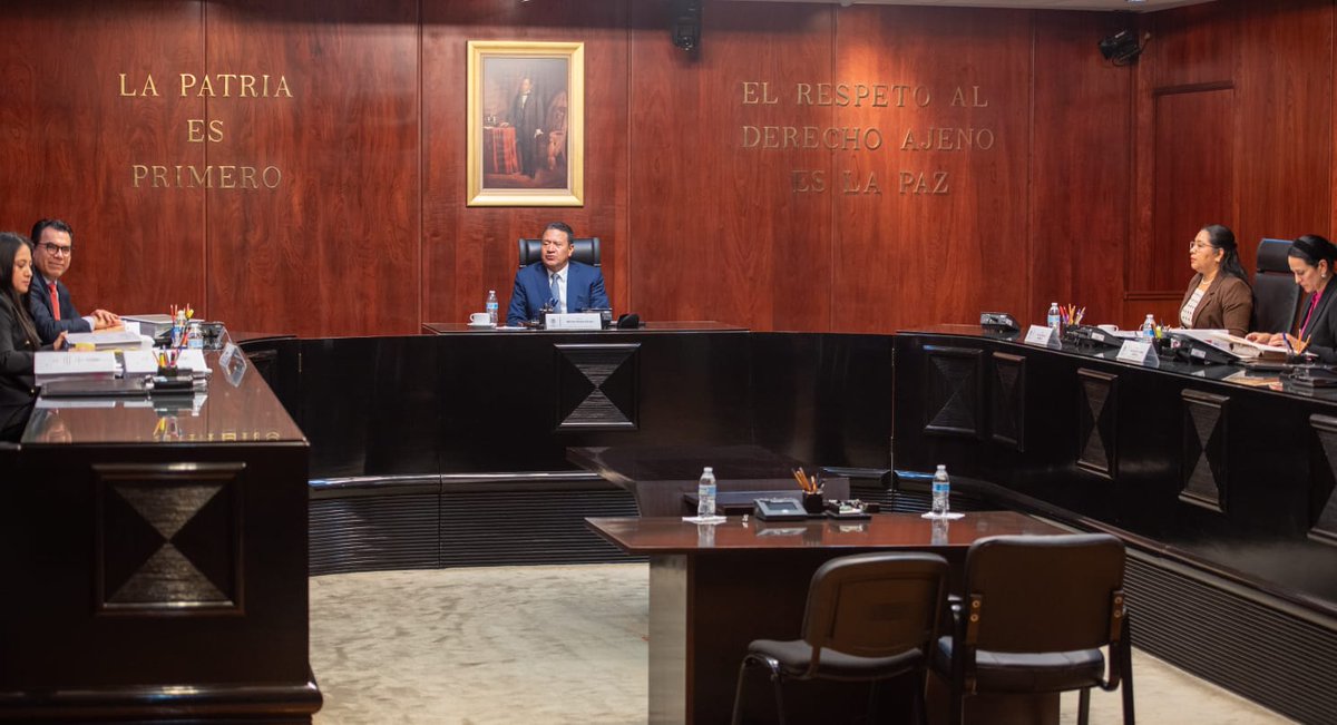 JAlbertoG_R's tweet photo. #EnSesión ⚖️ | Esta mañana formé parte de la 27ª Sesión Ordinaria de la Comisión de Administración y de la 27ª Sesión Ordinaria de Pleno del Órgano de Administración Judicial (@OAJ_Mex). En ambos espacios aprobamos diversos acuerdos en materia de presupuesto, seguridad, gestión interna y la regularización de licencias y comisiones del personal.

El bienestar integral del personal del #PJF es fundamental para fortalecer nuestras capacidades operativas y de servicio.

#ServirConTransparencia