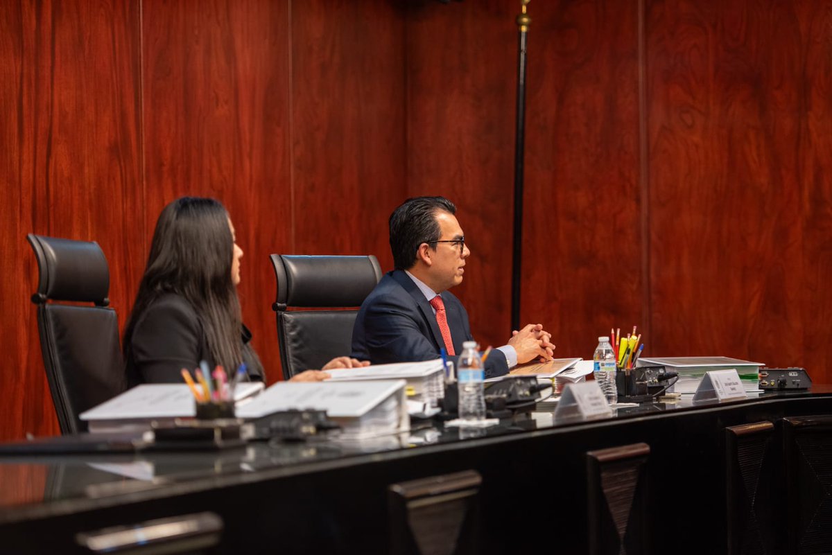 JAlbertoG_R's tweet photo. #EnSesión ⚖️ | Esta mañana formé parte de la 27ª Sesión Ordinaria de la Comisión de Administración y de la 27ª Sesión Ordinaria de Pleno del Órgano de Administración Judicial (@OAJ_Mex). En ambos espacios aprobamos diversos acuerdos en materia de presupuesto, seguridad, gestión interna y la regularización de licencias y comisiones del personal.

El bienestar integral del personal del #PJF es fundamental para fortalecer nuestras capacidades operativas y de servicio.

#ServirConTransparencia