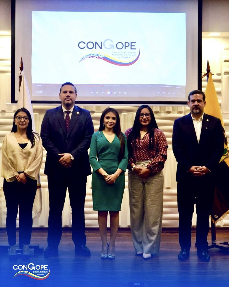 congope_ec's tweet photo. Hoy arrancamos el Taller Nacional en Quito junto a el Prefecto del Guayas Carlos Encalada Villacís, nuestra Directora Ejecutiva María Fernanda Durán, el Viceministro de Seguridad Ciudadana de Ecuador Jorge Johan Quintero y la Subsecretaria General de Gestión de Riesgos de Ecuador Mariana Quispillo. Dos días para compartir experiencias, fortalecer la gestión de riesgos y construir territorios más seguros y resilientes. Gracias a todas las autoridades y prefecturas por su compromiso. 💪🌍 

#GestiónDeRiesgos #SeguridadCiudadana #CONGOPE #GobiernosProvinciales #Ecuador