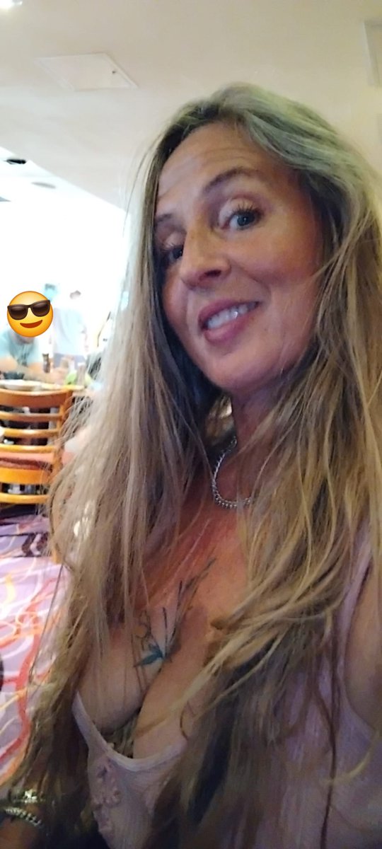 kittyjames1986's tweet photo. Sooooo , did we eventually guess ? Where was I to ? #pubdays #captainmorganpineappleandmangoabsolutleydevine #adultwork #onlyfans #pornhub #xhamster #fabswingers https://t.co/Y1jq0RIrJQ