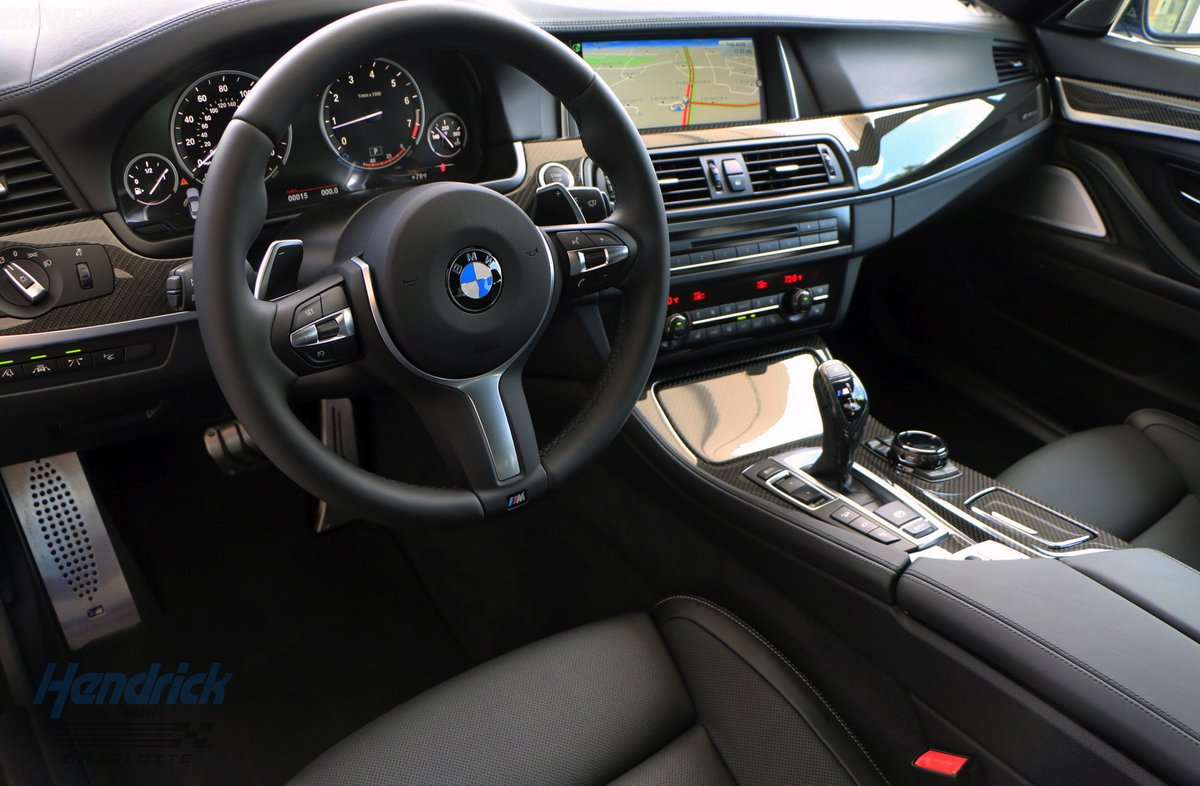DutchDiederik's tweet photo. @eternalclassic_ 2015-ish was the high watermark for car interiors. 

Analog dials with a small display in the middle on the dashboard, reasonably-sized screen in the middle for navigation, physical buttons for everything.

It was only downhill from there.

(BMW F10 in pic) https://t.co/AopvUG4J2x