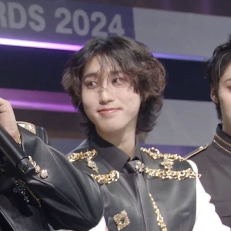 hannieaee's tweet photo. i miss long hair han jisung https://t.co/0pibTehQno