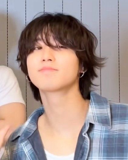 hannieaee's tweet photo. i miss long hair han jisung https://t.co/0pibTehQno
