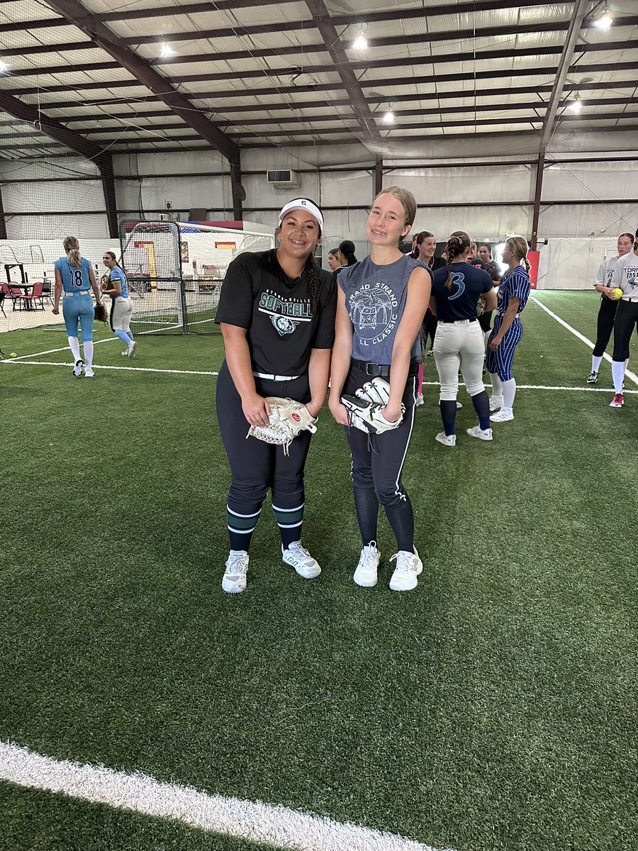 AlyssaAgbuya's tweet photo. What a great time I had at the Oakland University softball camp! Thank you coaches @chris_stelma and @tayturner419 for the opportunity and all your instruction. I look forward to seeing you again in the future. #gamedaysportscenter #oberlin https://t.co/uyQbappNjk