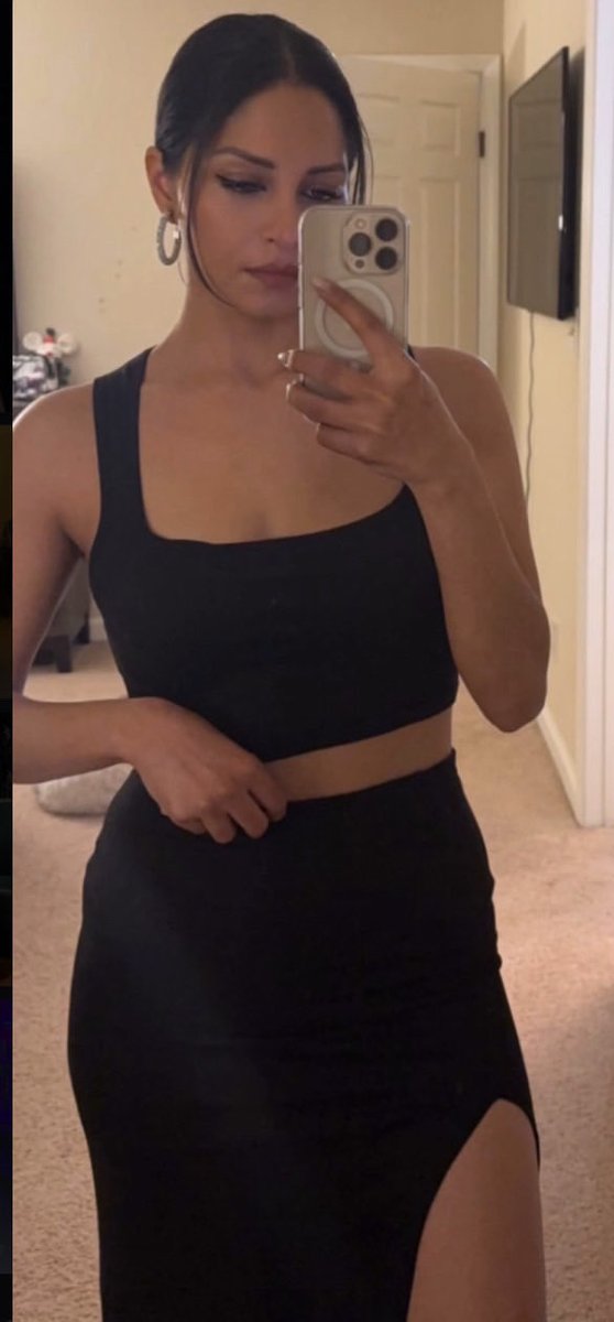 degenslutt's tweet photo. this dumb desi wh0re is getting exposed by her son. dm him on snap sammy.xx2151
#desi #whore #slut #mom #cuckson #cuck #son #momslut #blacked #bnwo #exposed https://t.co/8hJAQr5k55