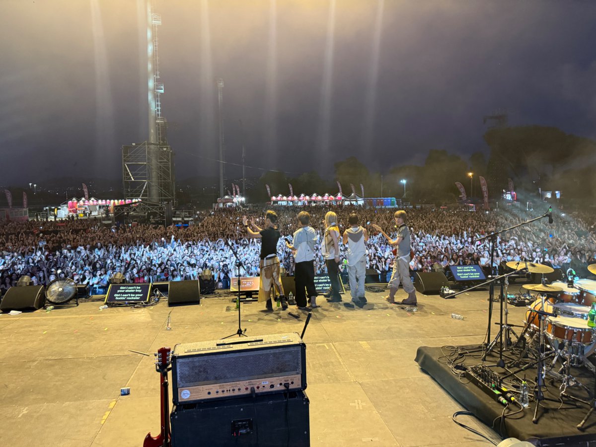 cantbeblueSTAFF's tweet photo. ROCK IN ROMA 2026
[2026. 07. 08]

1. Dim,
2. Should be you
3. Sick of you
4. The 1975 - I Always Wanna Die(cover)

5. still want me to love you
6. blue daisy (feat. Mulasaki Ima)
7. can't love (feat. HAN(Stary Kids))

8. Måneskin - I WANNA BE YOUR SLAVE
9. take it anymore
10. ROSÉ, Bruno Mars - APT. (cover)

11. Fxxkin' Rockstar (not released)
