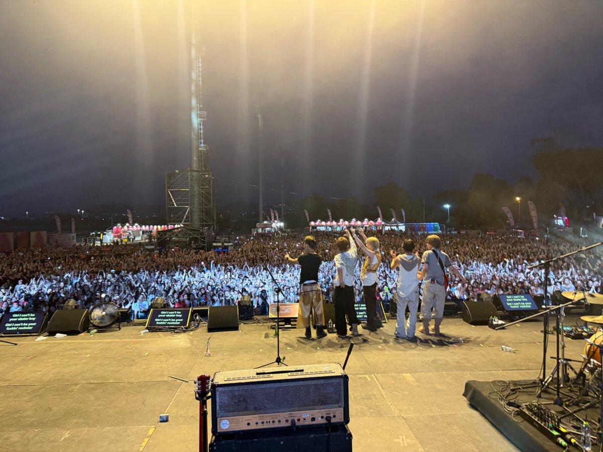 cantbeblueSTAFF's tweet photo. ROCK IN ROMA 2026
[2026. 07. 08]

1. Dim,
2. Should be you
3. Sick of you
4. The 1975 - I Always Wanna Die(cover)

5. still want me to love you
6. blue daisy (feat. Mulasaki Ima)
7. can't love (feat. HAN(Stary Kids))

8. Måneskin - I WANNA BE YOUR SLAVE
9. take it anymore
10. ROSÉ, Bruno Mars - APT. (cover)

11. Fxxkin' Rockstar (not released)