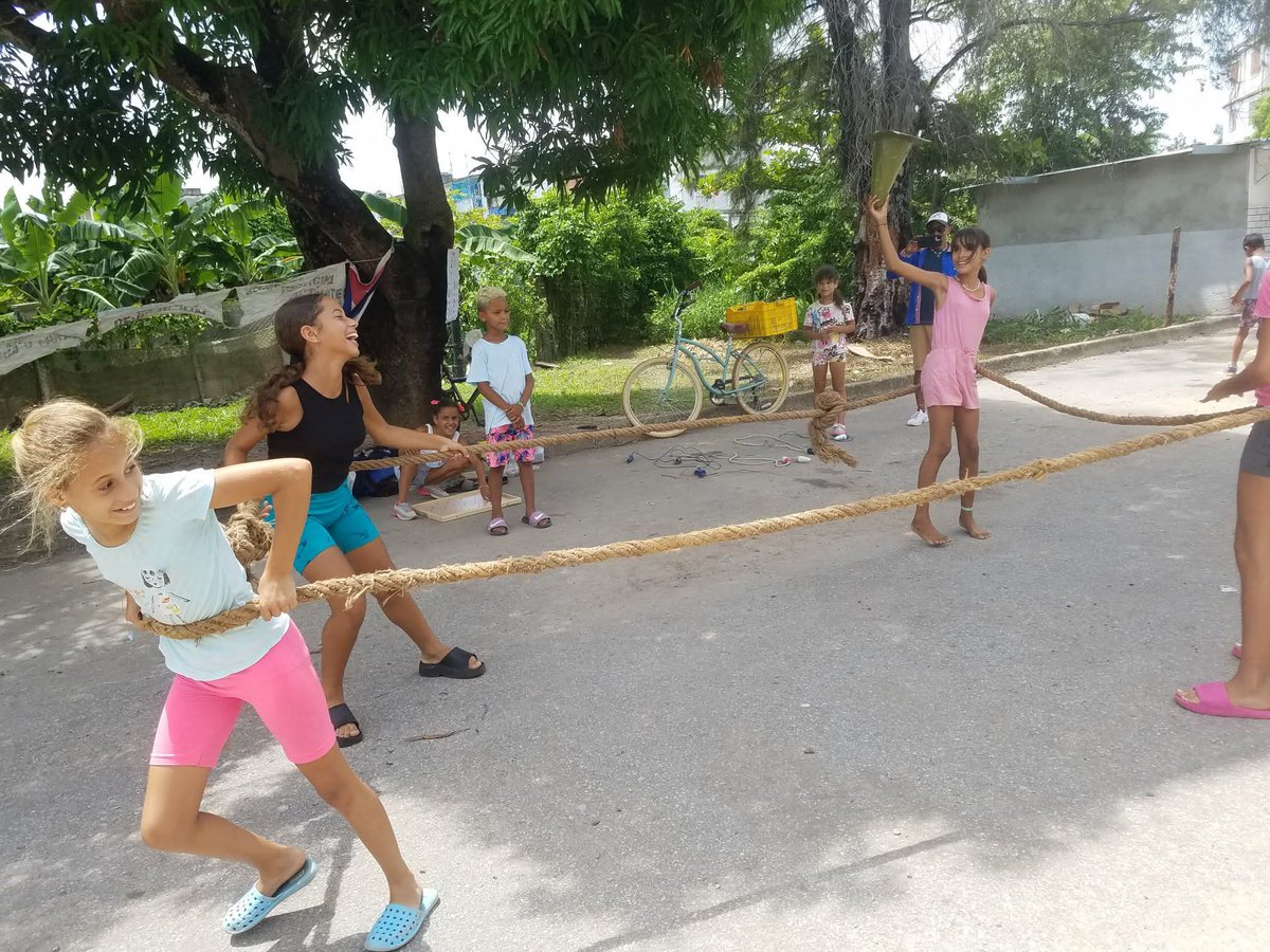 rlicea_mojena's tweet photo. Continúan las actividades del #VeranoConMiGente en la #IslaDeLaJuventud variadas ofertas recreativas, deportivas y culturales, en todas las localidades del territorio pinero, con protagonismo de Cultura, el INDER, Comercio, y las FGNE #LaPatriaSeDefiende #CubaNoEsUnaAmenaza https://t.co/bxDIIEHQMD