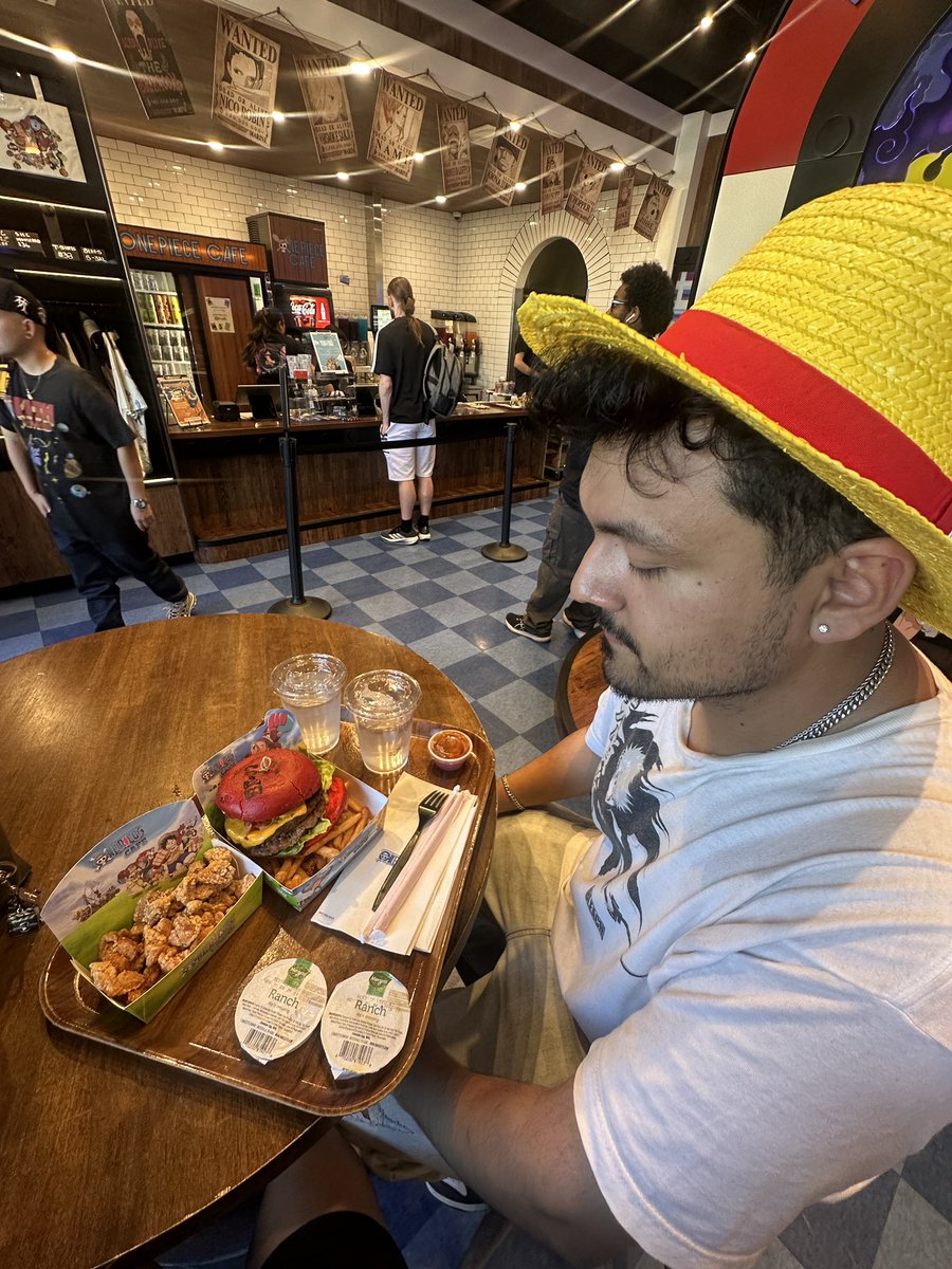 axnxiee's tweet photo. loved celebrating my burfday boi <333 https://t.co/xrxVULMOLF