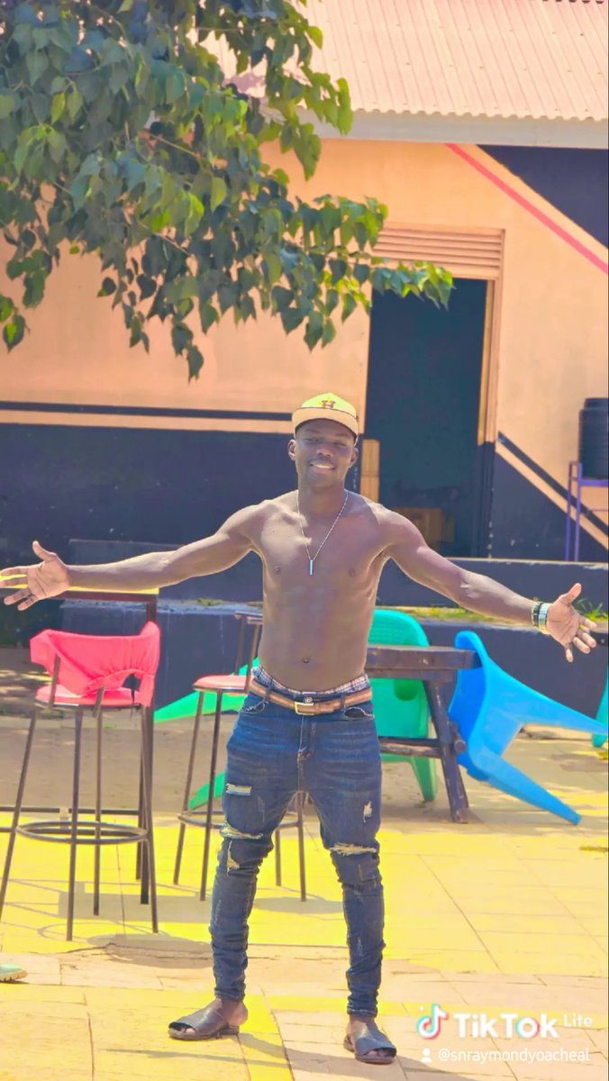 SNRaymond256's tweet photo. Its summer time, chill and relax https://t.co/xPDedhg3rl
