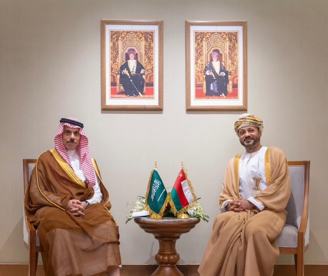 s0y95's tweet photo. "  🇸🇦 🇴🇲" 

إذا اضطربت المنطقة واختلت موازينها ، 

بقيت السعودية وعُمان عنوان القوة والحكمة، وصمام أمان الخليج “ https://t.co/HLeKP970ta
