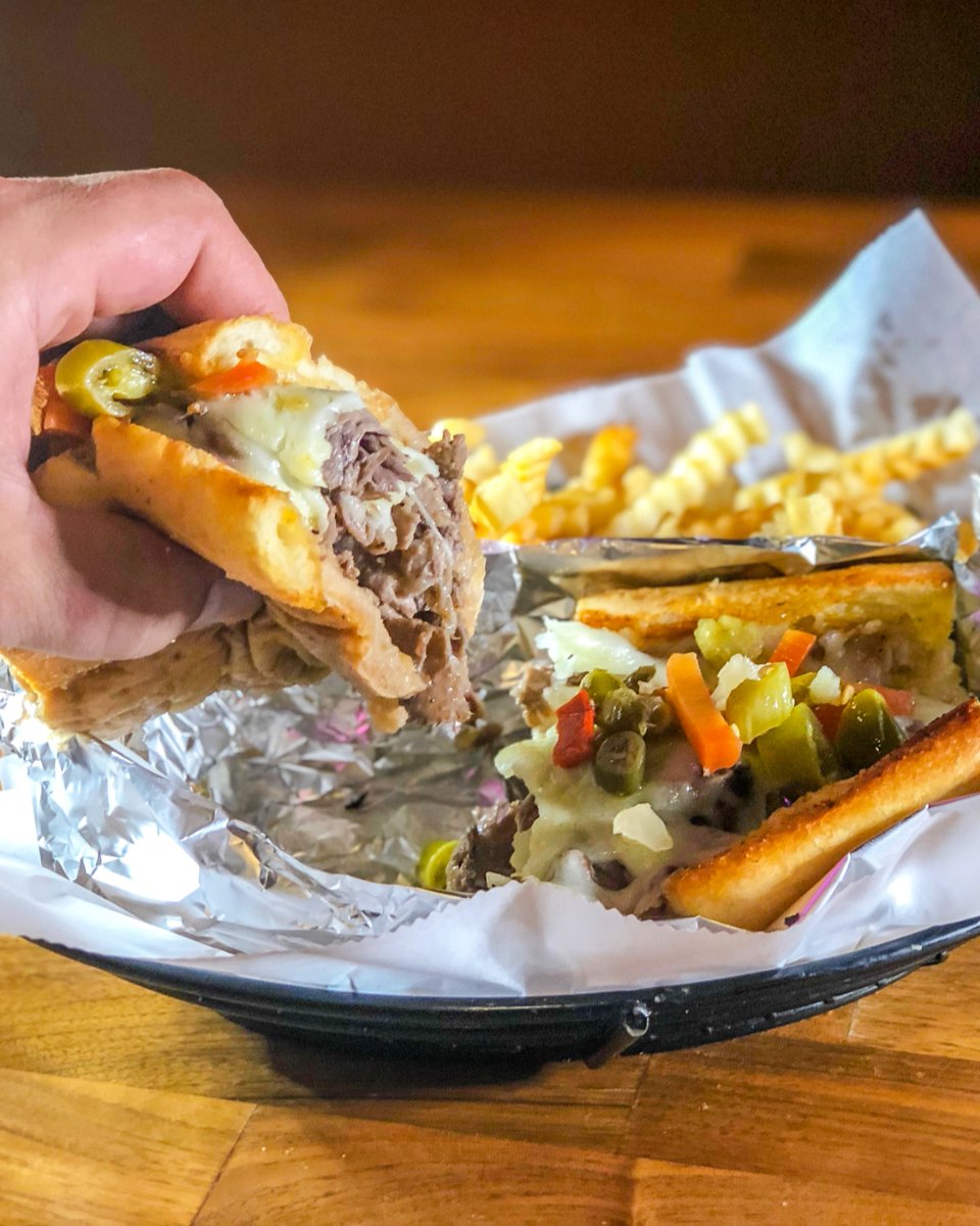 AngiesPizzaChi's tweet photo. Sure, we're known for the pizza 🍕 But have you tried the rest of the menu?

Next time you're in, switch it up—you might find your new favorite. Stop by Angie's Pizza and see what you've been missing.

What's your go-to order? 👇

#angiespizzachi #southsidechicago https://t.co/ytQif8YoEo