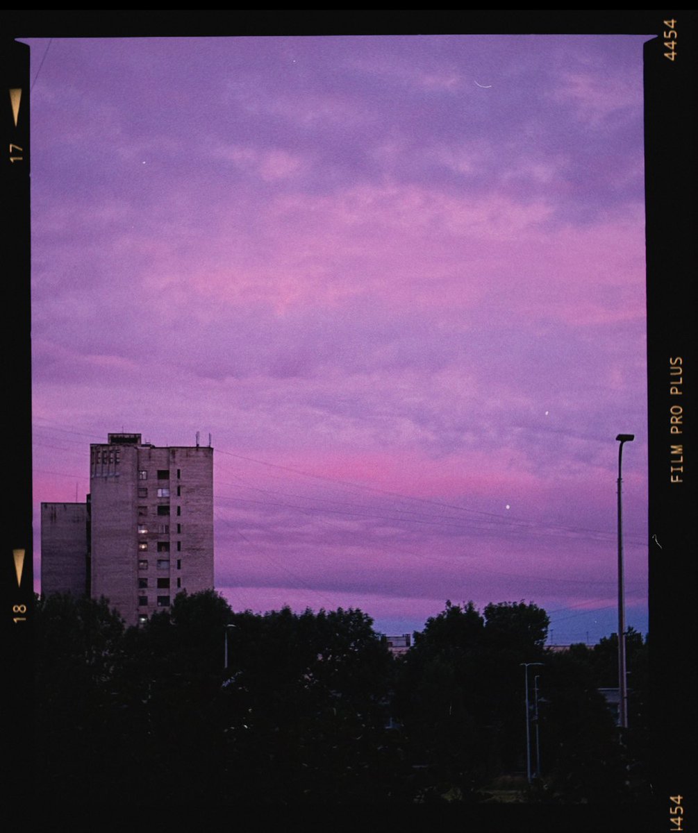 xidk28's tweet photo. Ребяятааааа https://t.co/8VFnft8miI