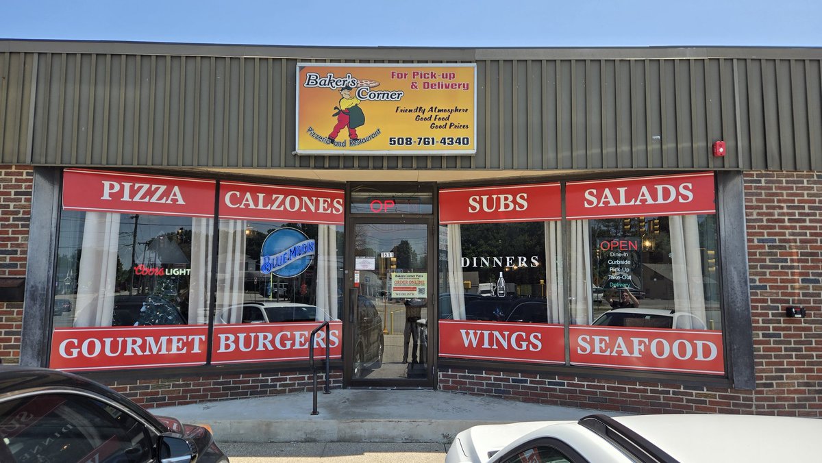 S4Tech123's tweet photo. Swapped out some seriously outdated Harbor Touch POS at Baker’s Corner Pizza today.
Upgraded them to Shift4 Dine—faster, smoother, and way easier to use. Big difference! @Shift4 https://t.co/lYiEUTlM5f