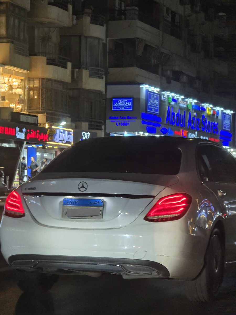 EymenSabir's tweet photo. Plaka çok şey değilse bile büyük bir şey. Koca mercedes tuktuk olmuş https://t.co/I4VqvKnUok