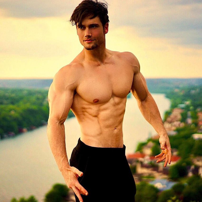 LordTarif's tweet photo. Fitness influencer Connor Murphy dies in Thailand of drowning. RIP 1994-2026 #connormurphy #death #X #fitness #bodybuilding https://t.co/XxB5z83dg2