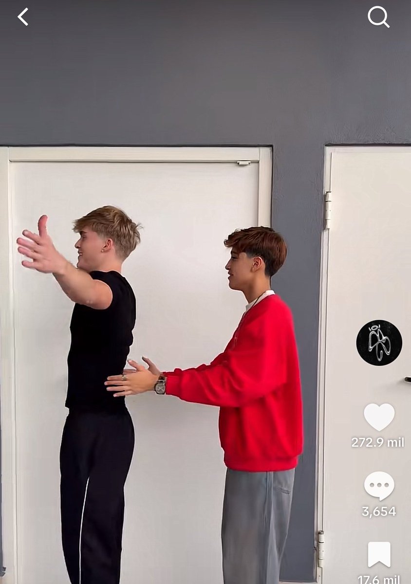 ln4stbv's tweet photo. Ellos grabaron cómo 20 TikToks el mismo día😭 https://t.co/DlsDTN0GJu