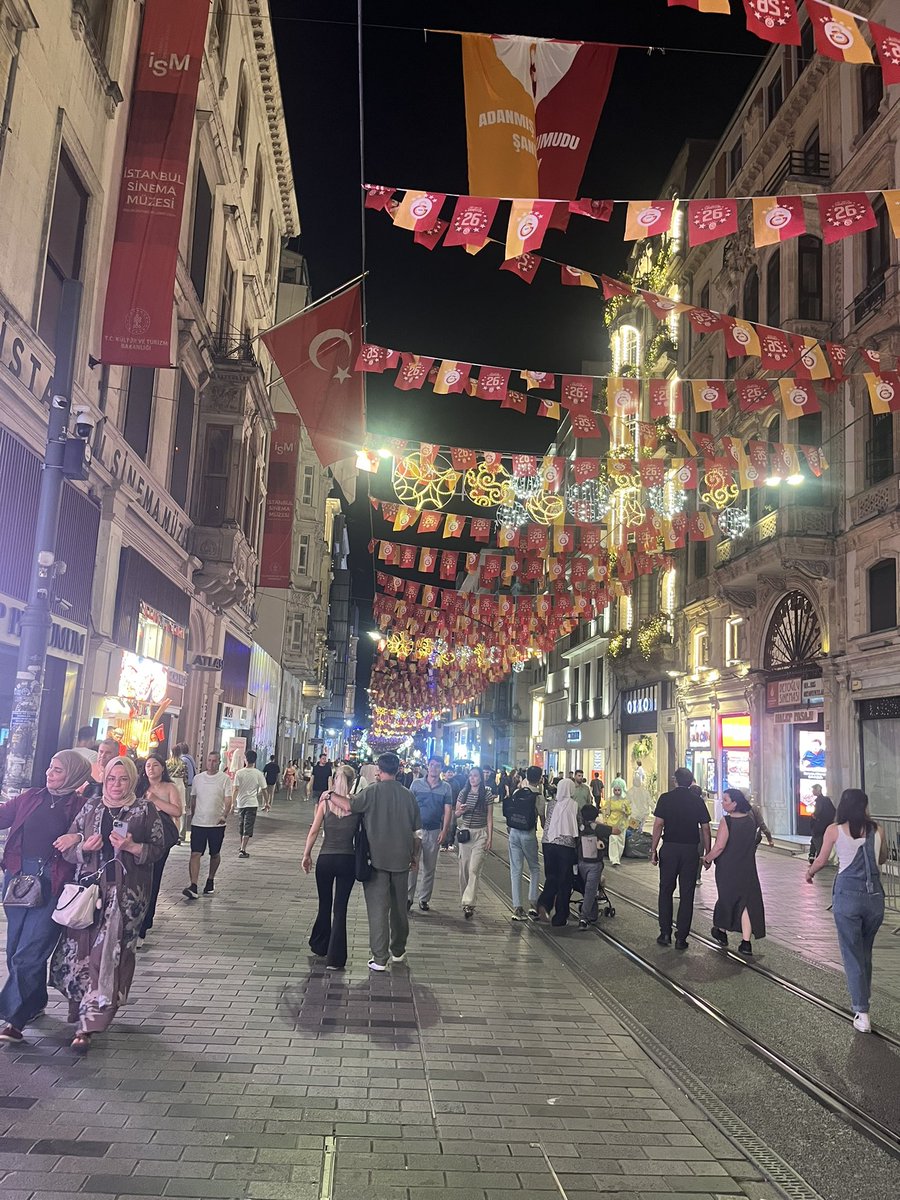 CananErkilic2's tweet photo. Konum bildirmiyorum gelmeyin çok kalabalık https://t.co/YPtulOIZxs