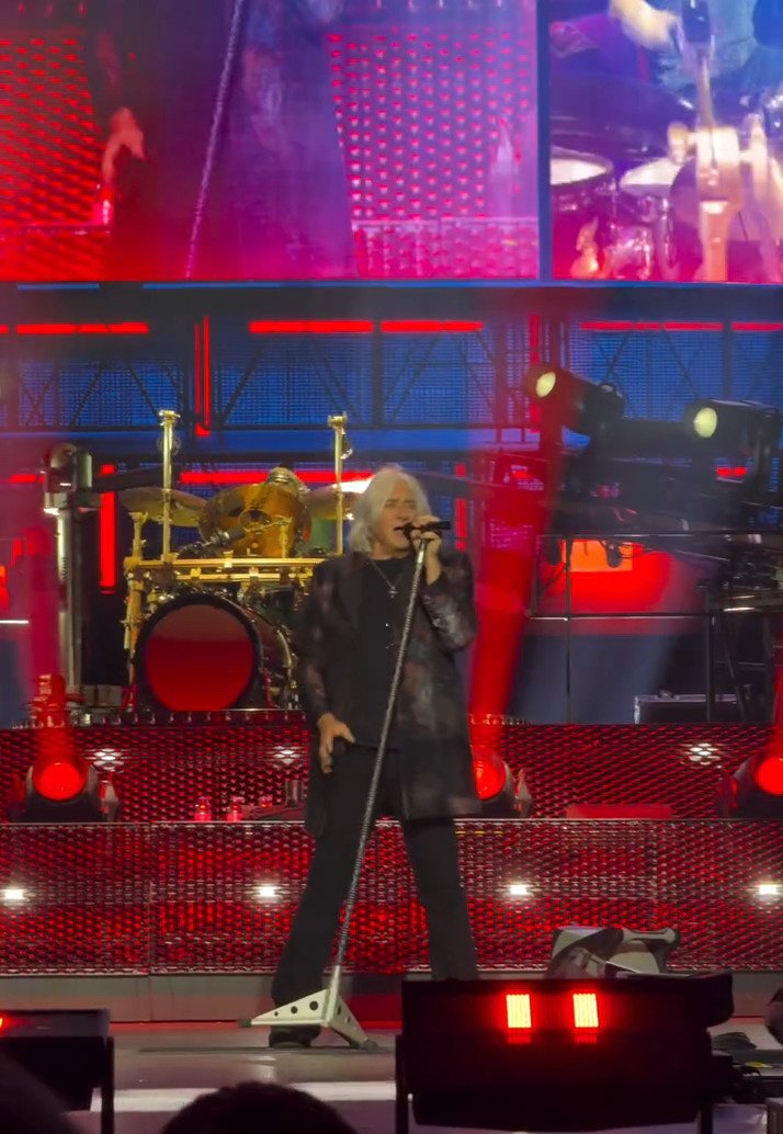 dltourhistory's tweet photo. Def Leppard News - #DefLeppard - Paris, France 8th July 2026 🇫🇷
Live Updates - Animal in Paris 📸
#setlist #philcollen #joeelliott #accorarena
https://t.co/sVn2KKYllA https://t.co/ZqyLsOW5pd