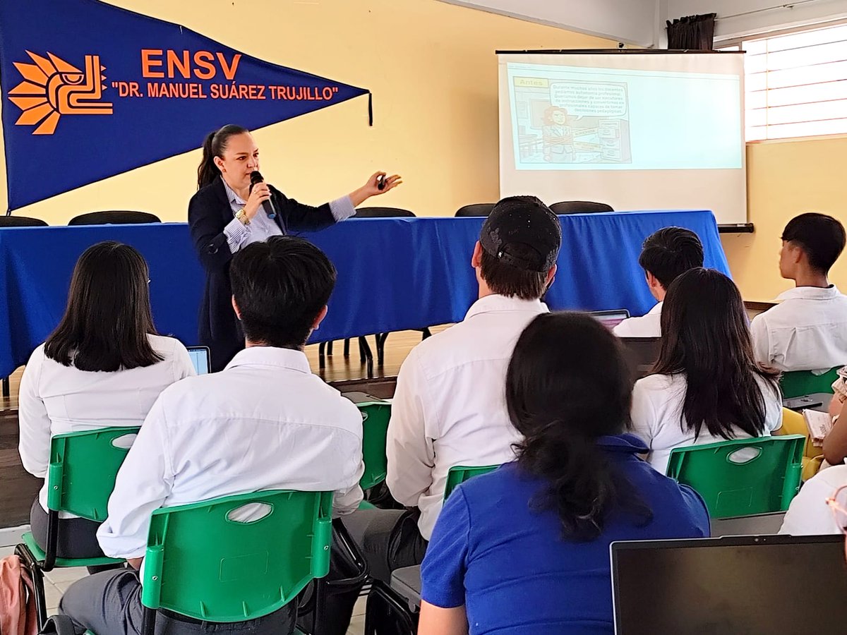 normal_ensv's tweet photo. Como cierre de curso, la Academia de Planeación y Evaluación de la ENSV realizó el taller Planeación Didáctica en la NEM, dirigido a estudiantes de segundo semestre de la Licenciatura en Enseñanza y Aprendizaje en Telesecundaria. Impartido por la Mtra. Ximena Vela González. https://t.co/X7dFhzmcZF