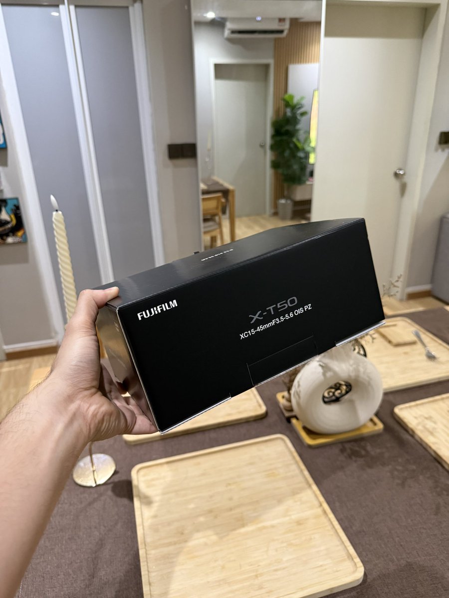 DafeeTravelGeek's tweet photo. Item -Fujifilm X-T50 15-45MM

Price - RM6500

What’s included ?
-Camera body
-15-45MM lens
-Vamos Drybox
-128gb memory card
-SmallRig Leather case
Purchased this camera back in January 2026
Condition 9/10, no fungus always kept inside drybox.
Cod - Sepang / Kota Warisan COD ONLY https://t.co/NgEFF6wens