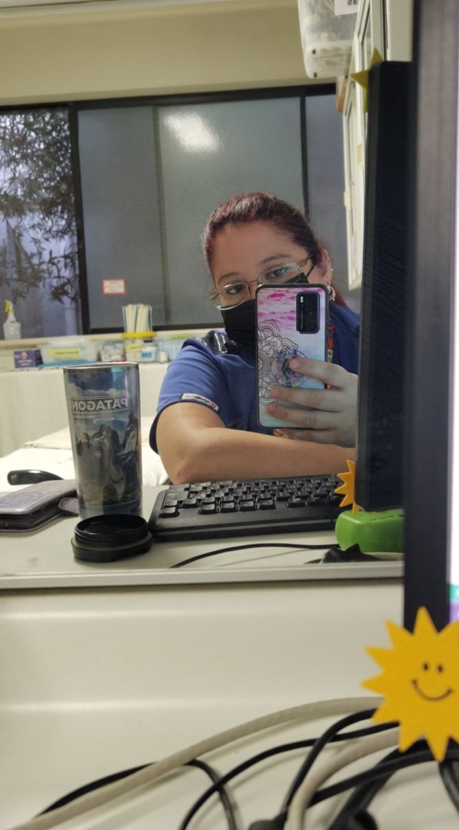 Maxielvaleria3's tweet photo. Aqui en el trabajo #En10streamconcry toca ver lo desde mi trabajo https://t.co/jIME79IxD7