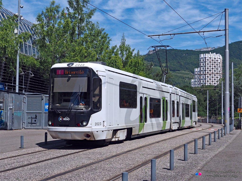 Pi_Eye_'s tweet photo. 🇫🇷 Les quatre saisons des TFS de Grenoble 🟦🟨🟪🟩 https://t.co/4XSIx2hhdi