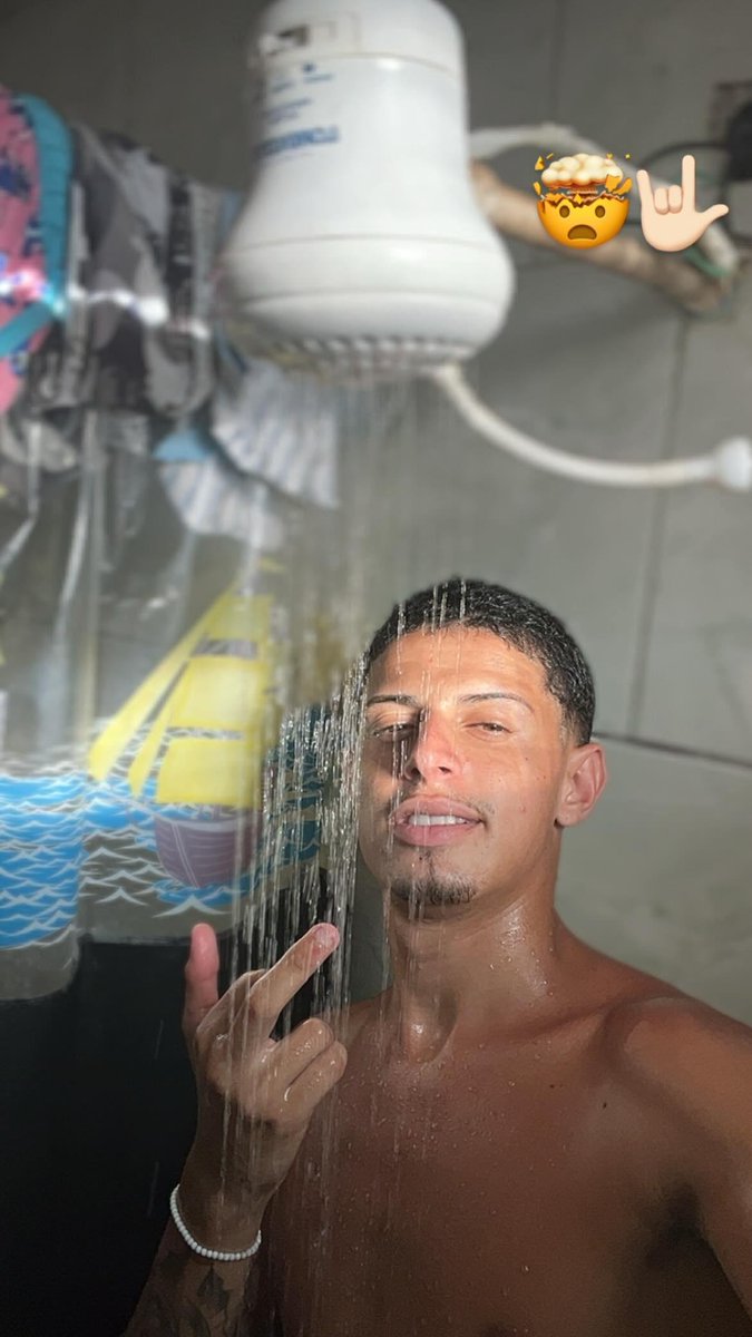 vn_oliveira__'s tweet photo. Ja tomou banho hoje 🔞 https://t.co/ZASezeLr20