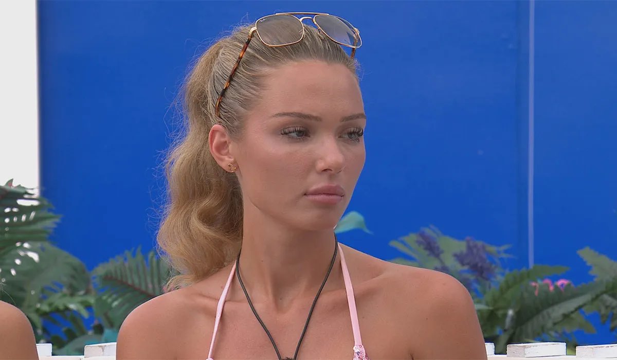 BRATTYBARBl's tweet photo. Long live our UNBOTHERED queen Julia. I shall be backing her all the way to the end #LoveIsland https://t.co/DKP3iokUcK