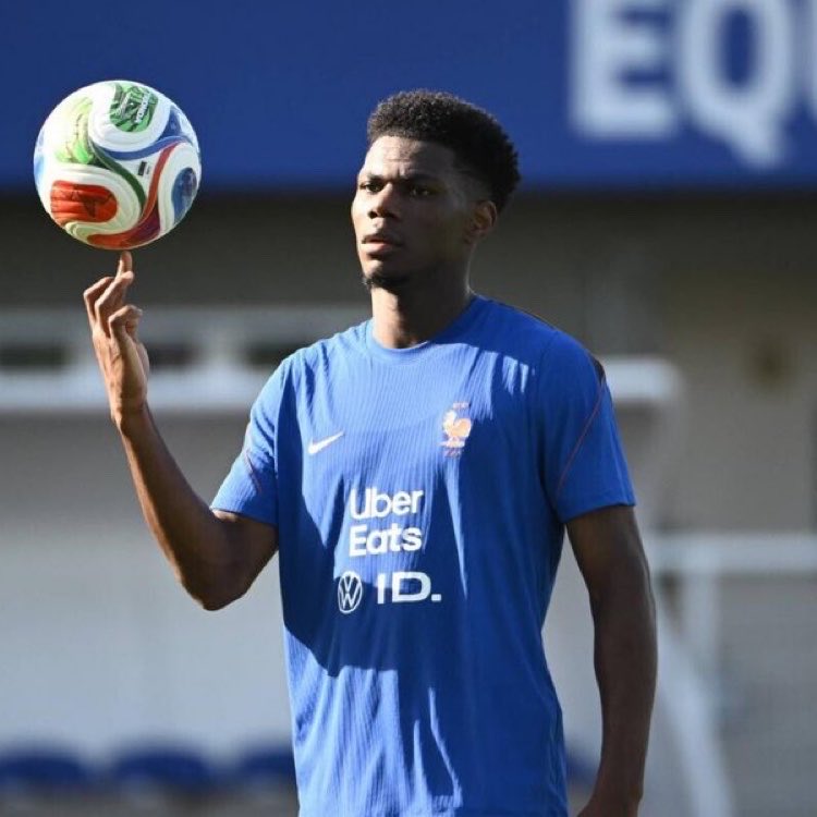 theMadridZone's tweet photo. 🚨 JUST IN: Aurelien Tchouaméni has returned to France training before Morocco match. @lequipe ✅ https://t.co/HVD1KZHhpg