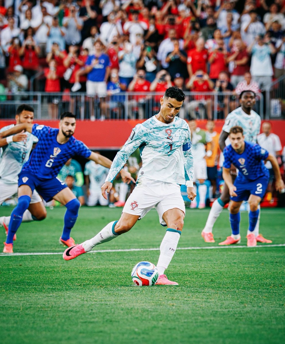 CRonaldoNews's tweet photo. ⚽️🔥🇵🇹 https://t.co/jhQ3aq6jdt