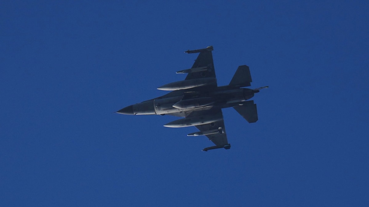 welt's tweet photo. US-Militär greift erneut Ziele im Iran an https://t.co/ByZ2FYkFxD https://t.co/IiOqo7U9Mj