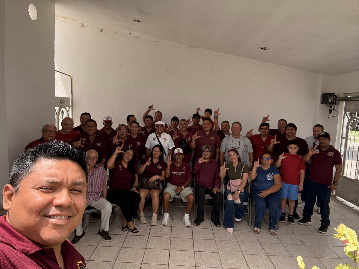clar_0's tweet photo. Excelente Reunión del Grupo Mérida donde  refrendamos la política de unidad y trabajo de nuestro líder y amigo LGPS.

@Seccion42_STPRM 
@lgps03101 
@MarcoAzuara1 
#MasUnidosQueNunca
#FamiliaPetroleraSeccion42
#SomosSTPRM
#FamiliaPetrolera https://t.co/DPHAMlRDb1