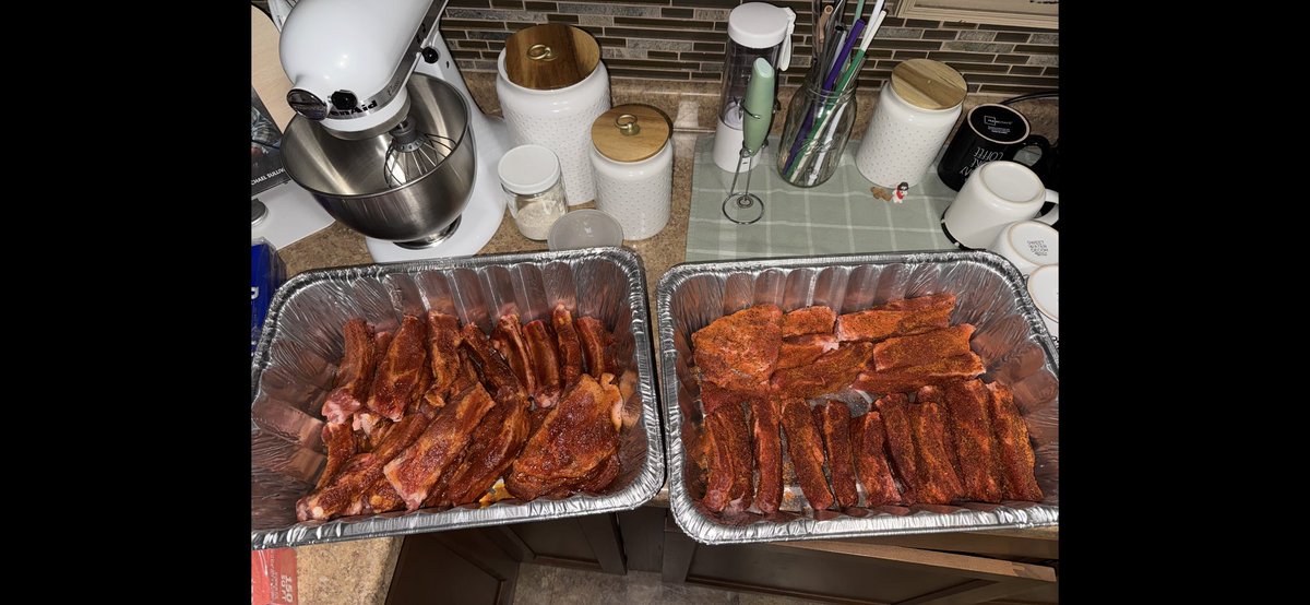 TJAED's tweet photo. @jersey_nichole1 You should’ve been around this past weekend. Smoked up 4 racks of ribs for a group of friends on Saturday. You could’ve had BBQ stains everywhere and anywhere you wanted by the end. https://t.co/5o4UPmrNTi