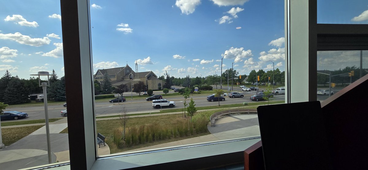 suchitra_dm's tweet photo. Focus Session with a view

Read something beautiful worth sharing. "Every page you finish today is a seed you have planted for tomorrow. Trust the season." https://t.co/tqenX0qAtP