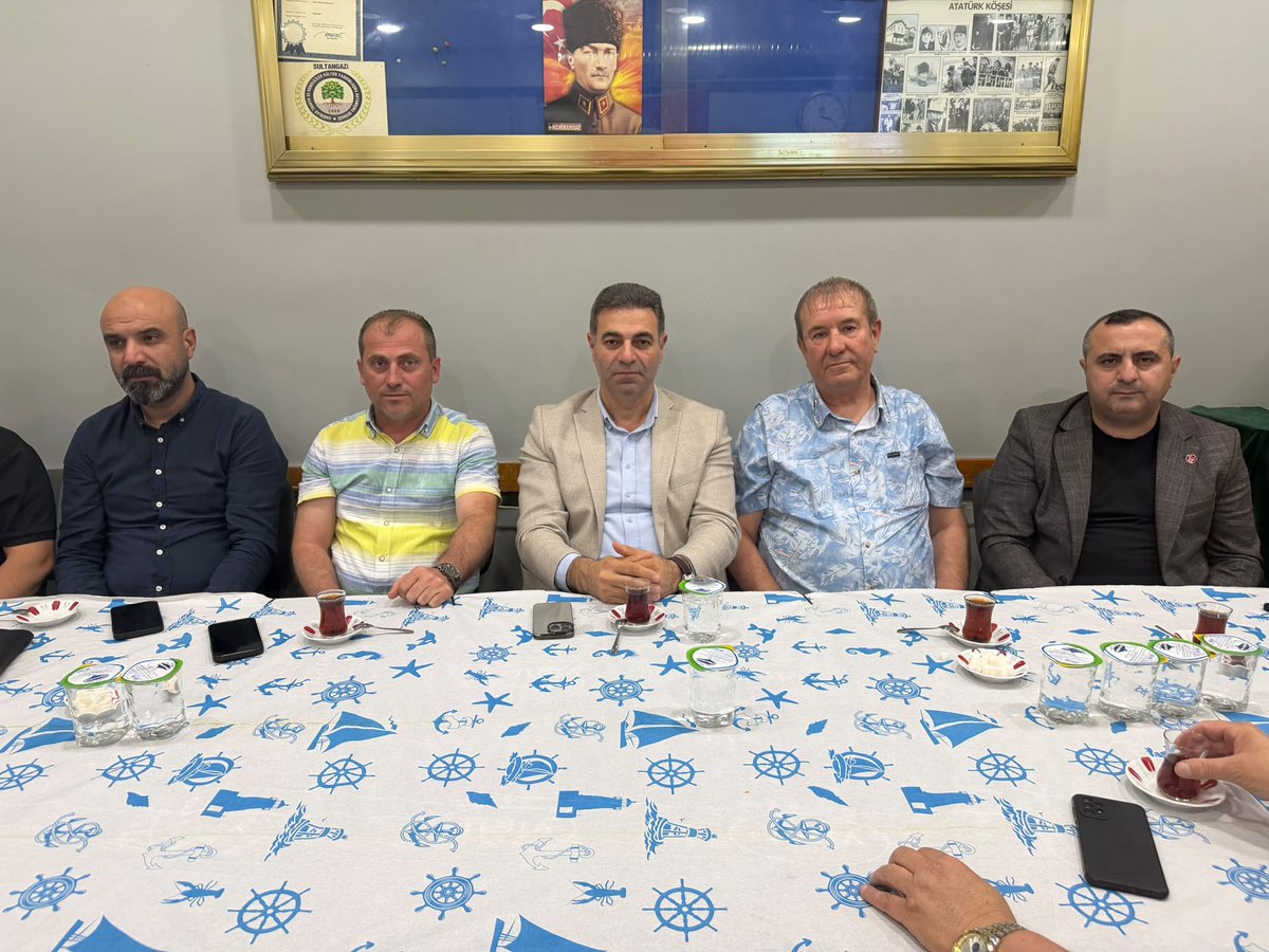 _MHP_sultangazi's tweet photo. 📍Habibler Trakya ve Rumelililer Yardımlaşma ve Dayanışma Derneği Ziyareti 

İlçe Başkanımız Sn. Yakup Bildik, STK'lardan Sorumlu İlçe Başkan Yardımcımız Recep Atabey ve İlçe Yöneticilerimiz ile birlikte 
Habibler Trakya ve Rumelililer Yardımlaşma ve Dayanışma Derneği'ni ziyaret ettik.

Dernek Başkanı Sn. Yılmaz Engin ve yönetimi, Sultangazi Belediye Meclis Üyesi Muhammer Varol ve Eski Habipler Mahallesi Muhtarı Sn. Yaşar Karaçam ile bir araya gelerek samimi bir sohbet gerçekleştirdik.

Nazik ev sahiplikleri ve misafirperverliklerinden dolayı kendilerine teşekkür ediyor, çalışmalarında başarılar diliyoruz.

#sultangaziilebulusuyoruz
#sultangaziilekucaklasiyoruz