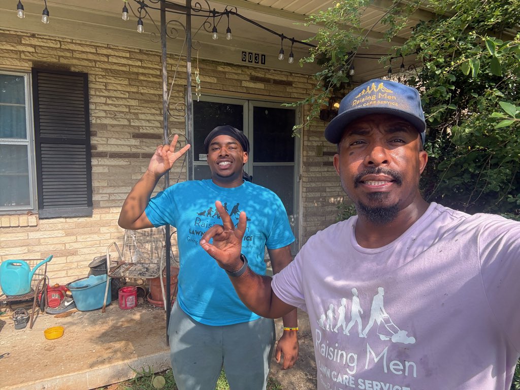 iamrodneysmith's tweet photo. This morning we had the honor of mowing Mr.Berchekas lawn. He was inside getting ready for an appointment at the VA.  Sir, we thank you for your service ! Making a difference one lawn at a time https://t.co/Ql03Y9cSEP